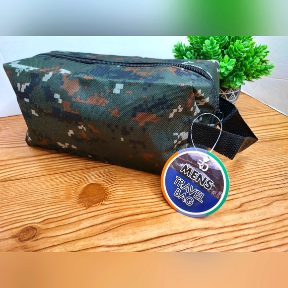 Men's Travel Bag Digital Camo - Picture 6 of 7